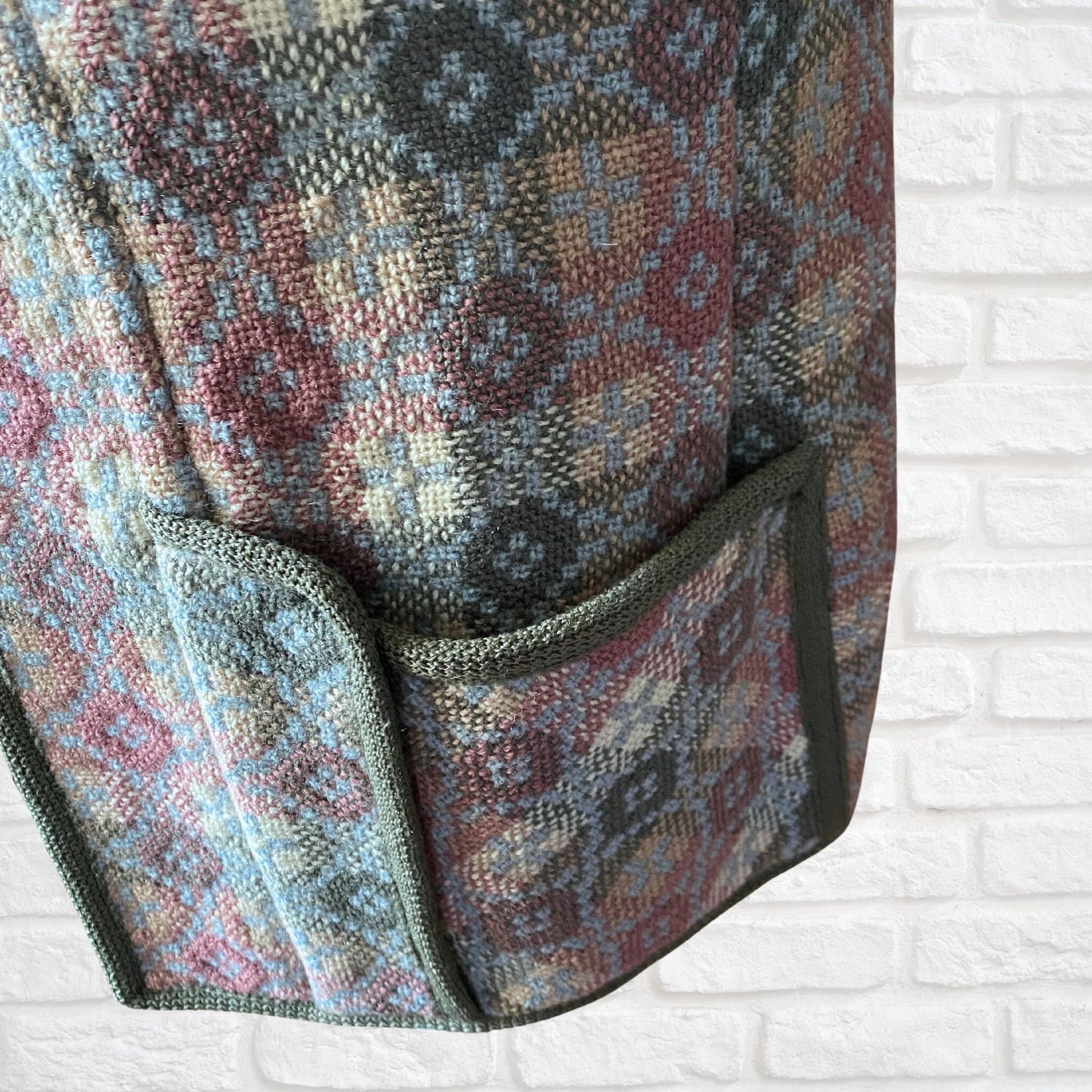 Vintage Welsh Wool Tapestry Style Waistcoat: A Timeless Piece of Welsh Craftsmanship. Approx UK size 10-14