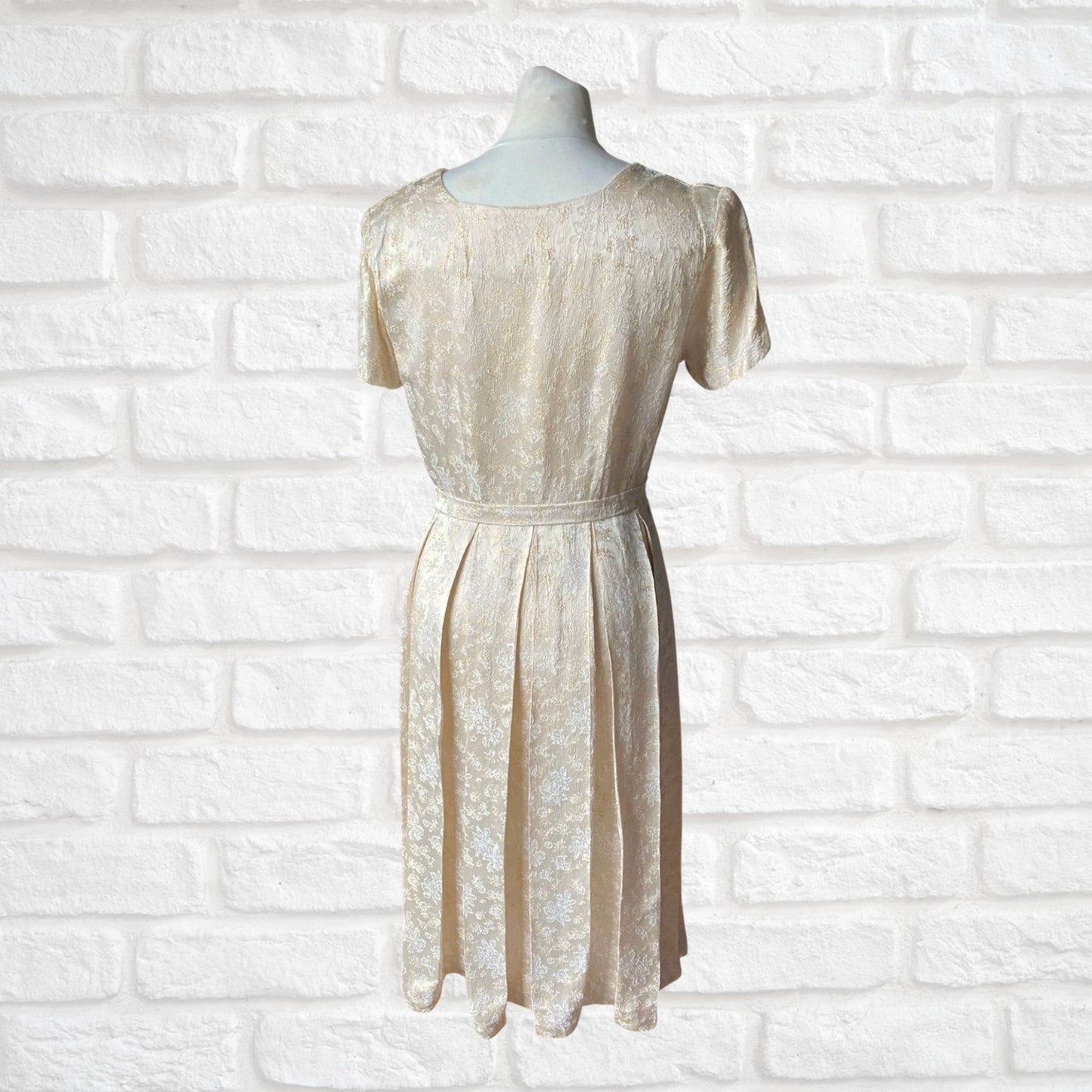 Elegant Cream and Pale Gold Floral Brocade 50s Vintage Dress. Approx UK size 10- 12