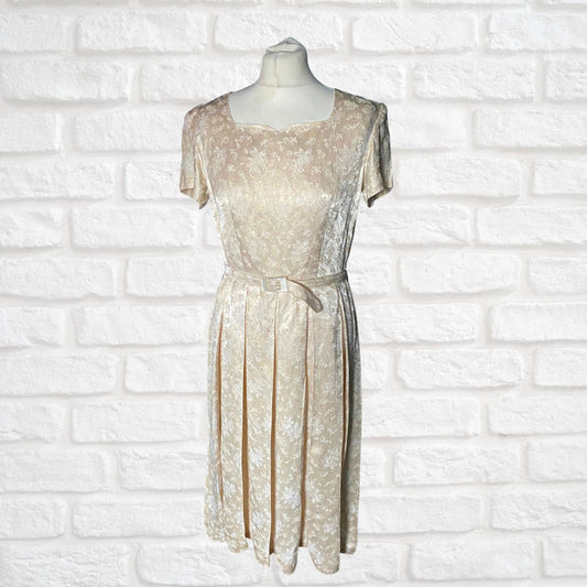 Elegant Cream and Pale Gold Floral Brocade 50s Vintage Dress. Approx UK size 10- 12