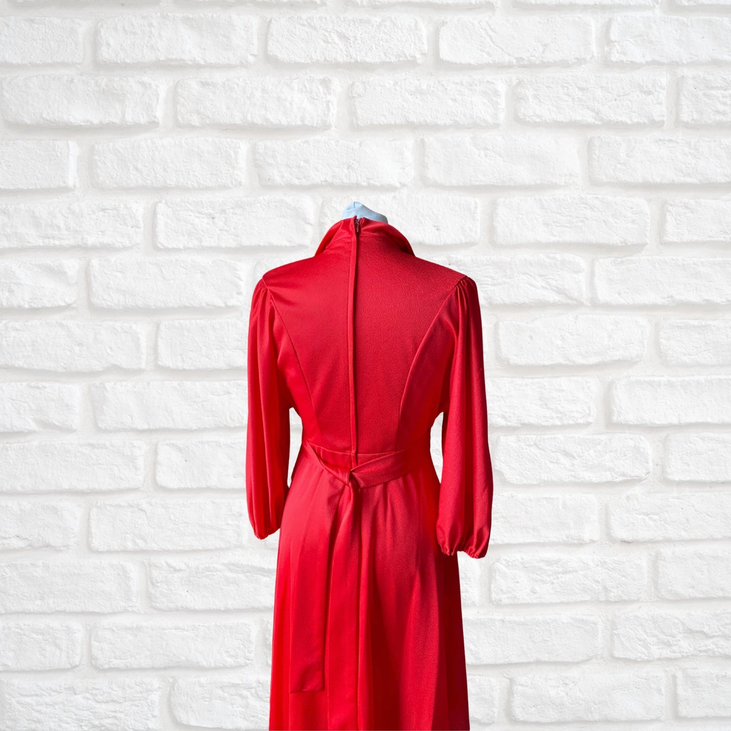 Red 70s Vintage Dress with Dagger Collar and Balloon Sleeves. Approx UK size 10 -12