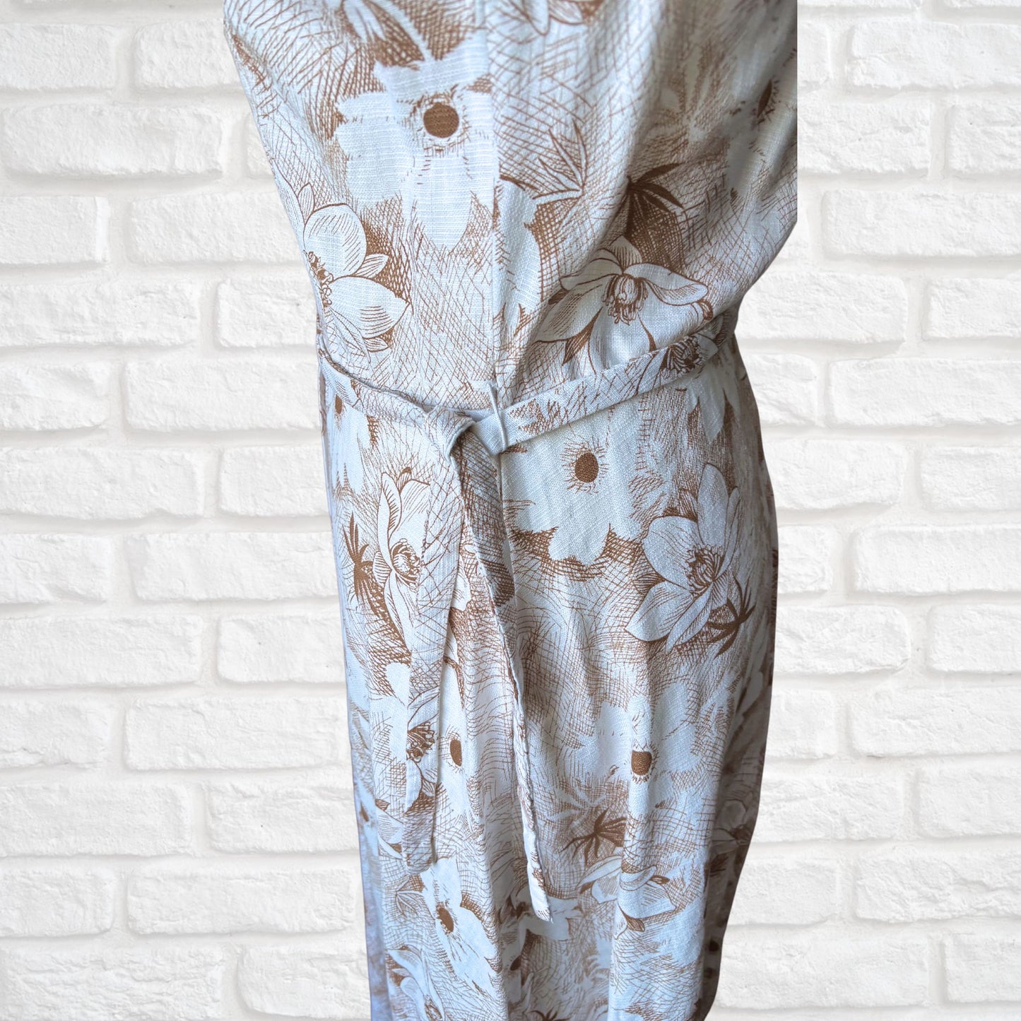 40s/50s style white and brown floral button down sleeveless vintage dress . Approx UK  8-10