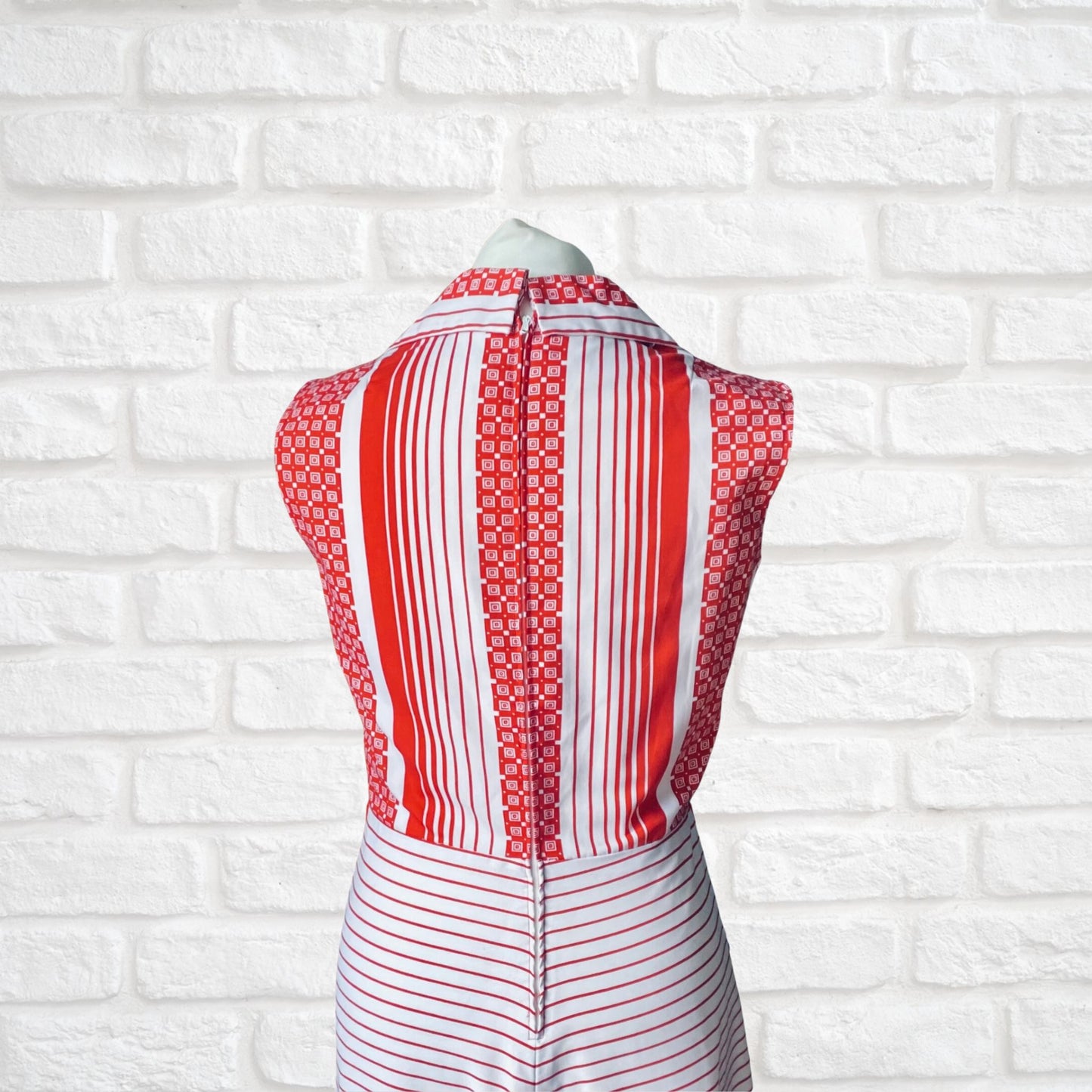 Vintage red and white open collar geometric and striped midi dress. Approx UK size 8- 10