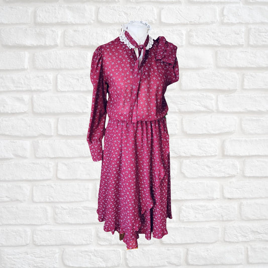 Vintage 70s Floral Prairie Dress with White Lace Ruffle Neck. Approx U.K. size 12-14