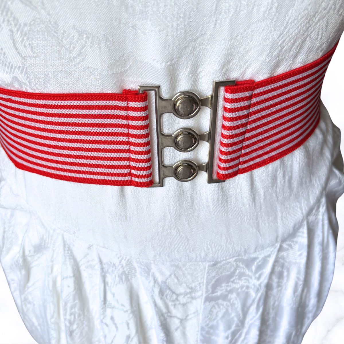 Vintage 80s Red and White Striped Stretch Waist Belt with Metal Clasp. Approx UK size 10-14