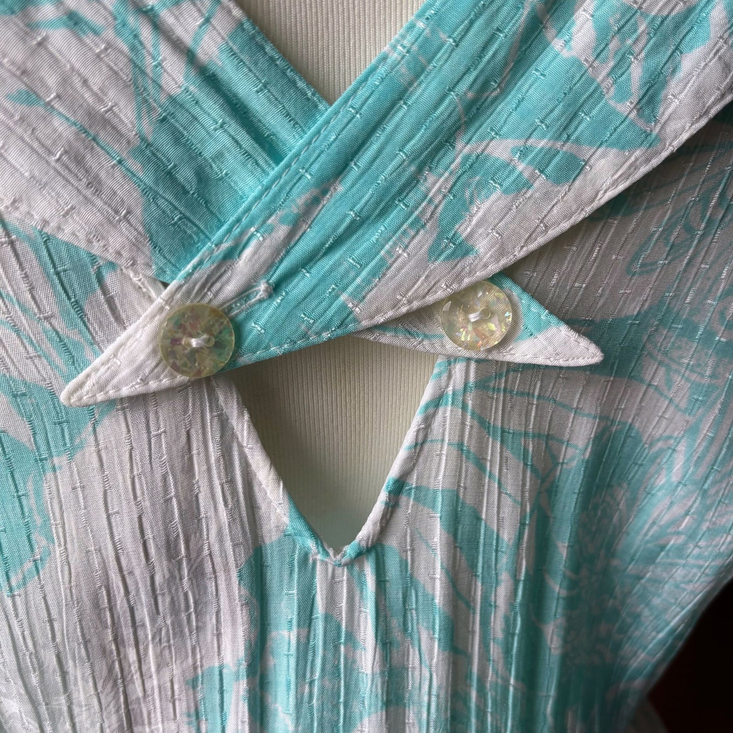80s white and turquoise floral print Betty Barclay midi dress. Approx U.K. size 12-14
