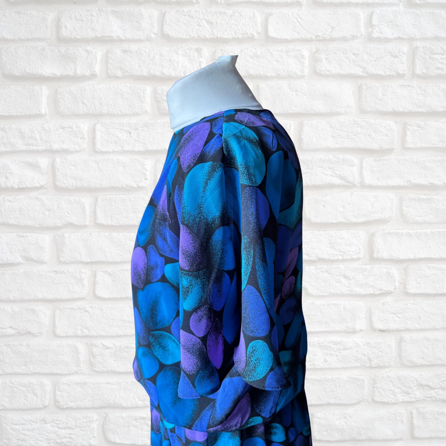 Stunning 1920s style Black, Blue, Mauve and Turquoise Vintage 80s Dress. Approx UK size 10 -12