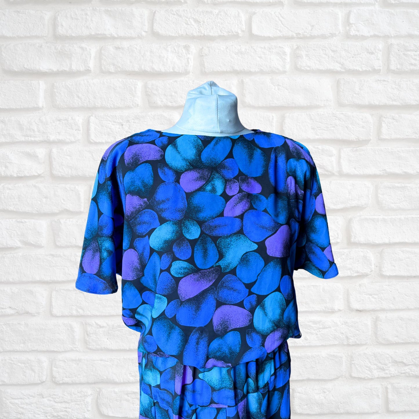 Stunning 1920s style Black, Blue, Mauve and Turquoise Vintage 80s Dress. Approx UK size 10 -12