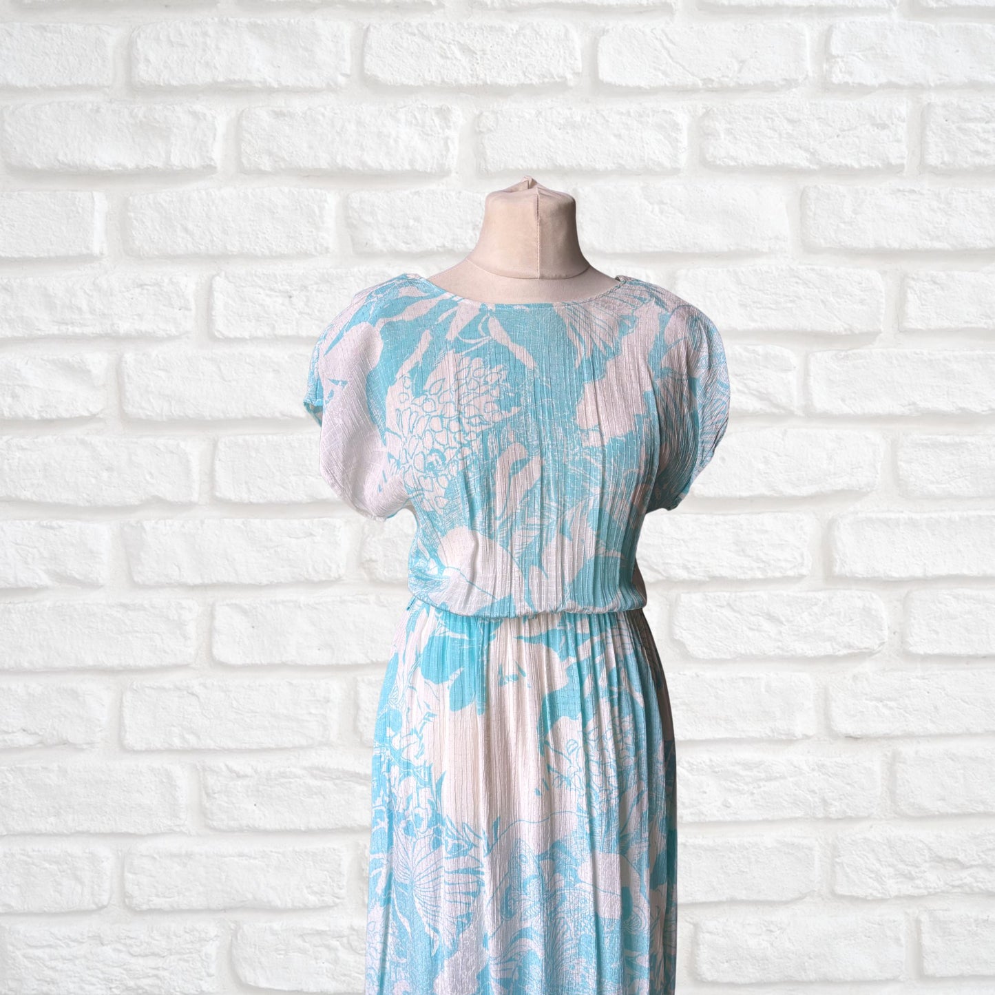 80s white and turquoise floral print Betty Barclay midi dress. Approx U.K. size 12-14