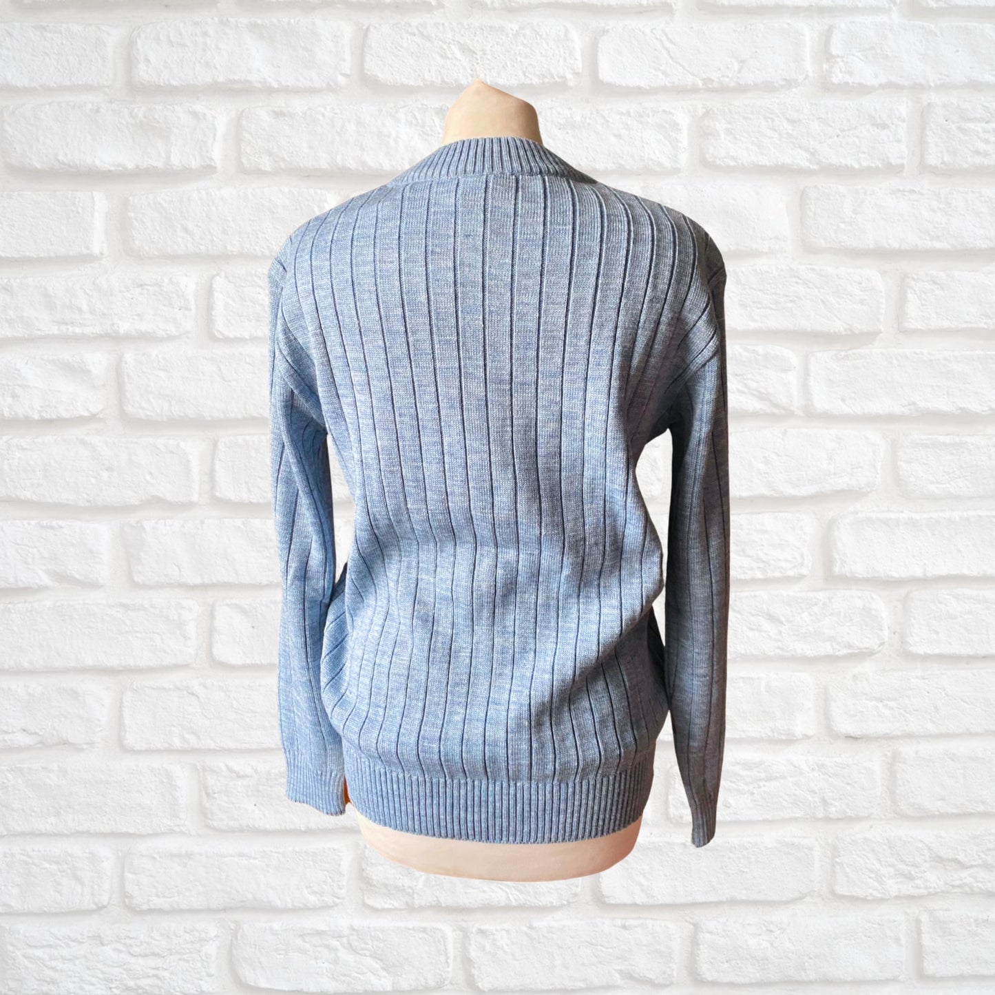 Vintage blue ribbed cable knit crew neck sweater. Approx UK size 12-14(w) sml to med (m)