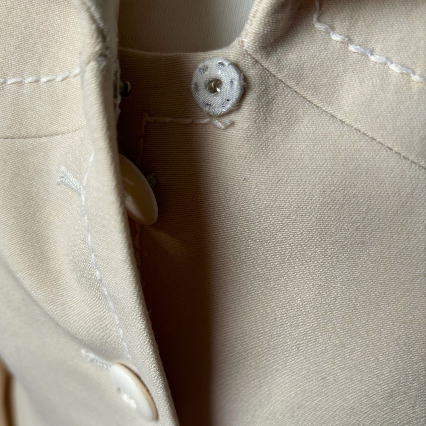 Vintage Creamy White Lightweight 60s Mod Coat with Rounded Collar . Approx UK size 10-12