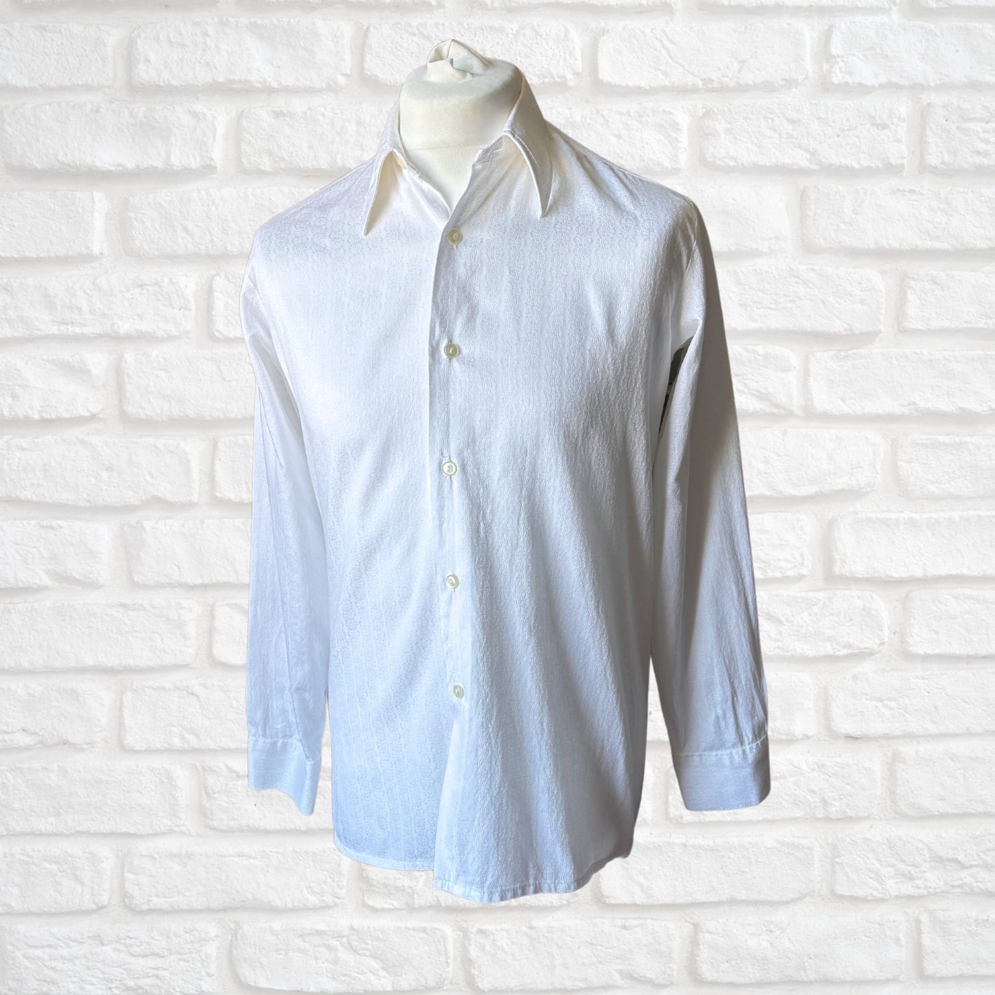 70s White Long Sleeved Cotton Vintage Shirt. Approx UK size M (men) 12 -14 (women)