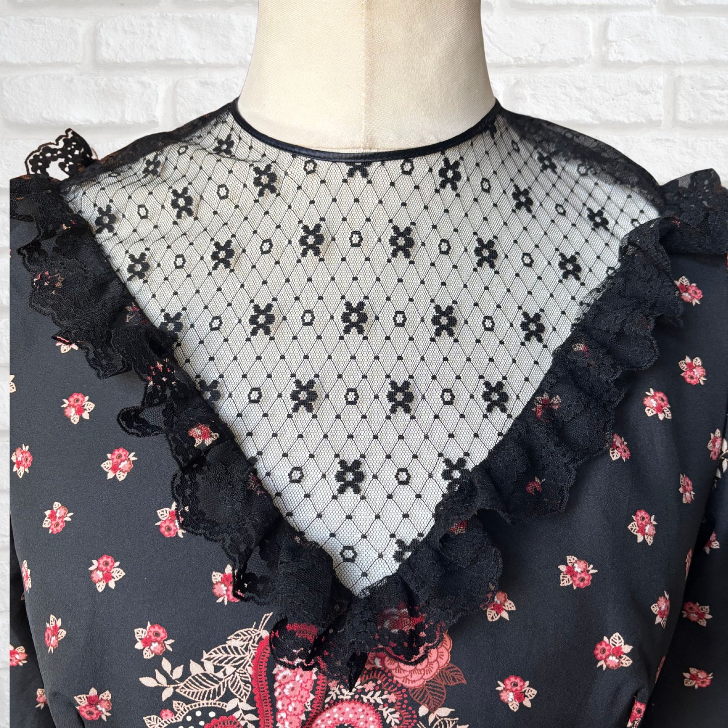 90s Dark Floral and Lace Maxi Vintage Dress. Approx UK size 12