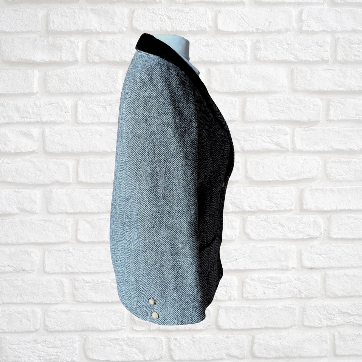 Black and White Herringbone Wool Vintage Blazer by Les Copains. Approx UK size 14-16