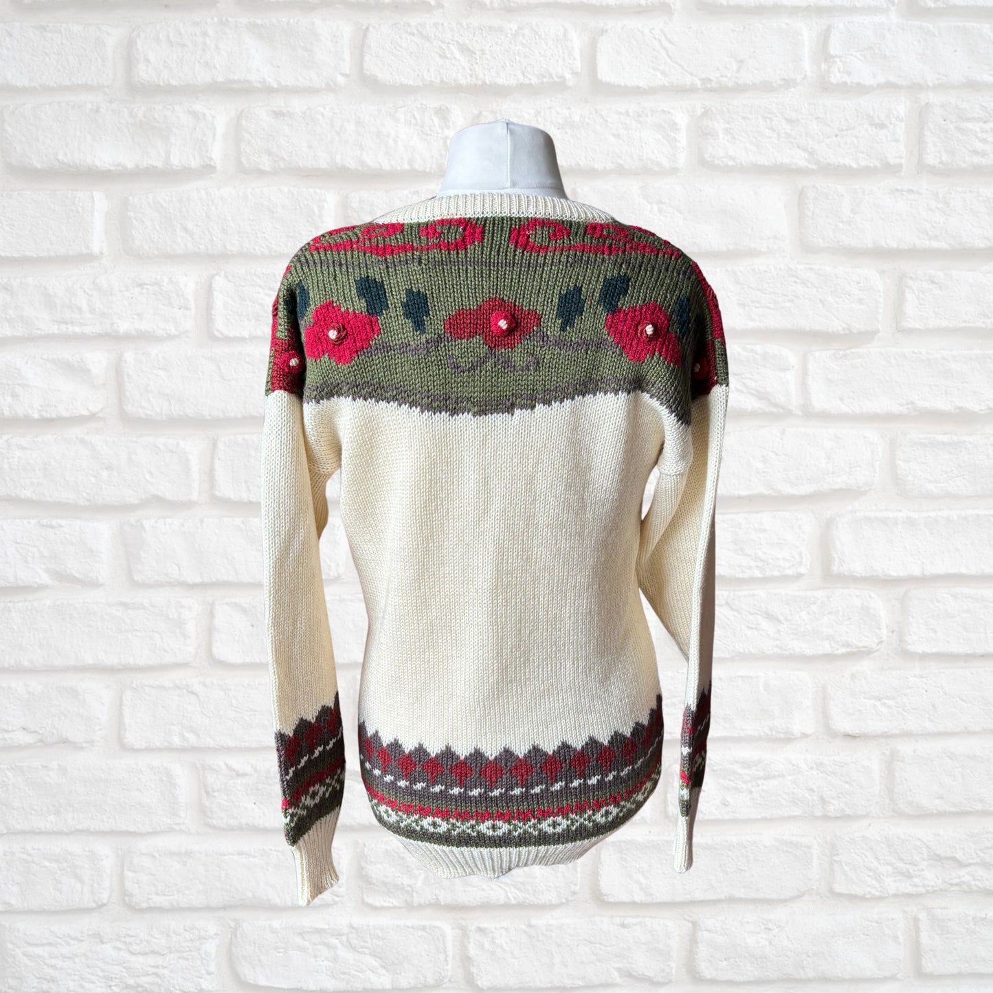 Vintage 80s Textured Floral and Nordic Print V Neck Jumper .Approx UK size 14-16