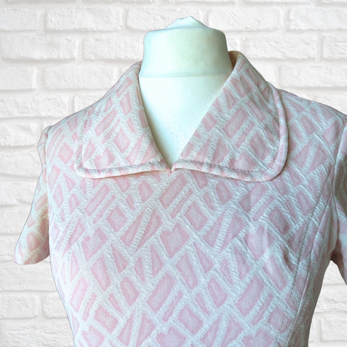 60s Pink and White Short Sleeved Vintage Scooter Dress. Approx UK size 14-16