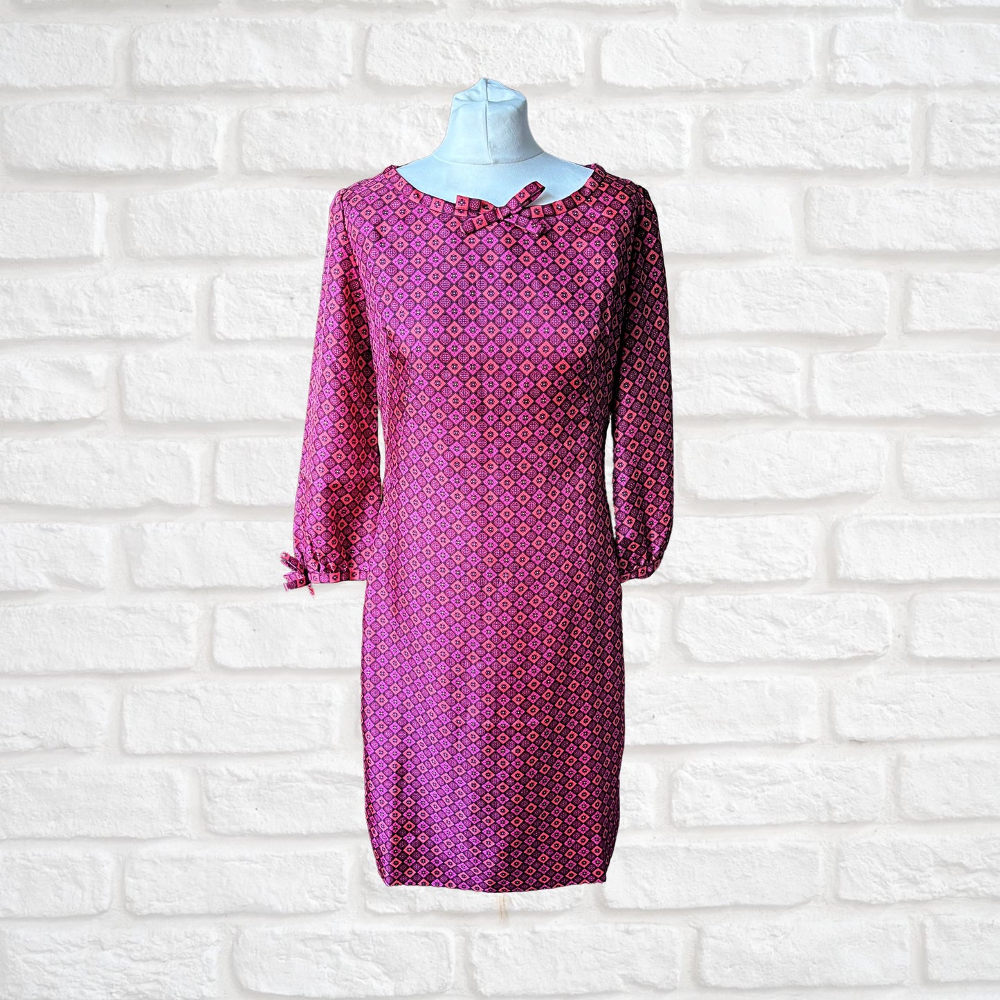 Vintage 60s Jaeger Vibrant Geometric Print Wiggle Dress. Approx U.K. size 8-10