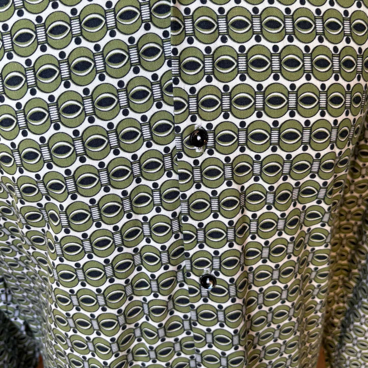 1970s Green, Black and White Geometric Print Cotton Vintage Shirt. Approx UK size L-XL (men  ) 18-20( women)