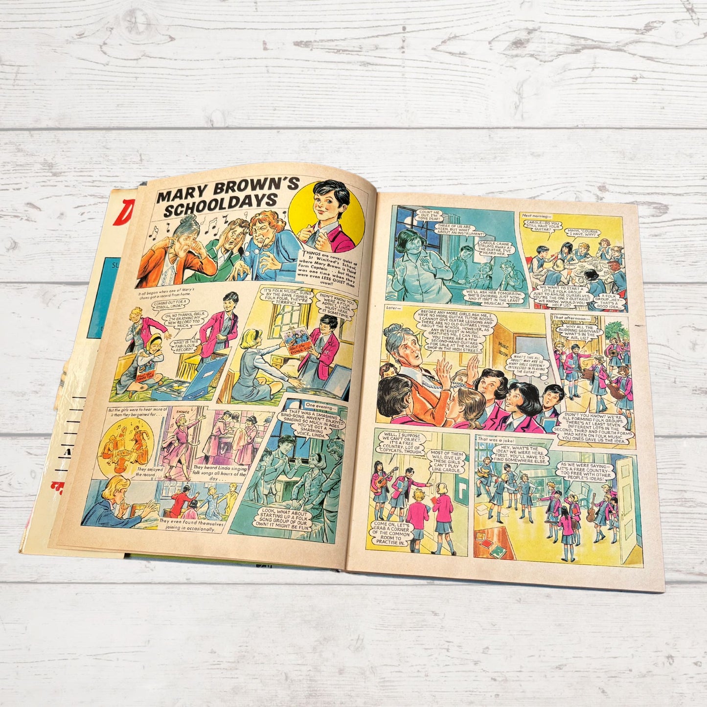 Vintage Diana Annual 1970, full of fiction, fashion, fun and nostalgia. Great gift idea