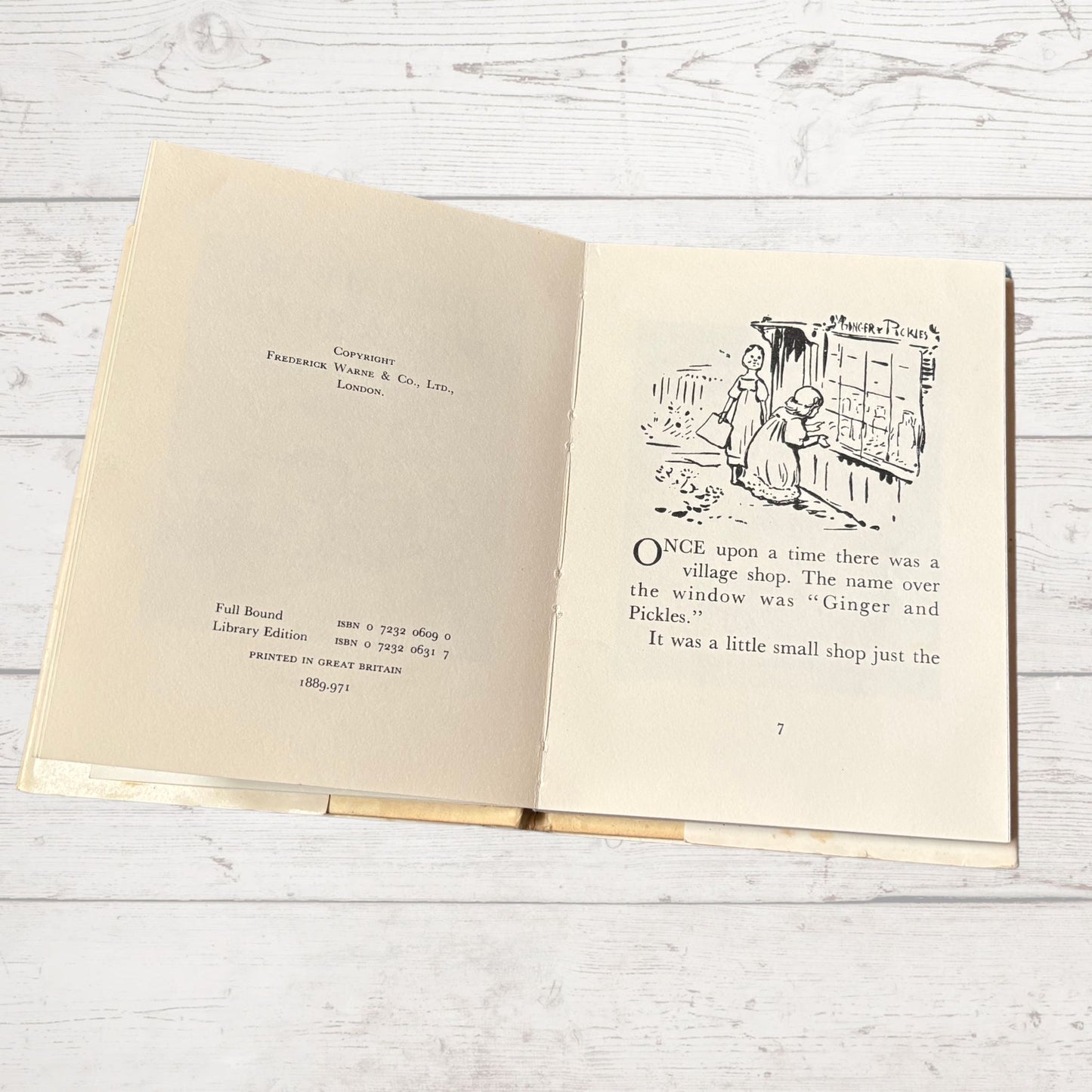 The Tale of Ginger and Pickles. Vintage Beatrix Potter book. 1971 edition