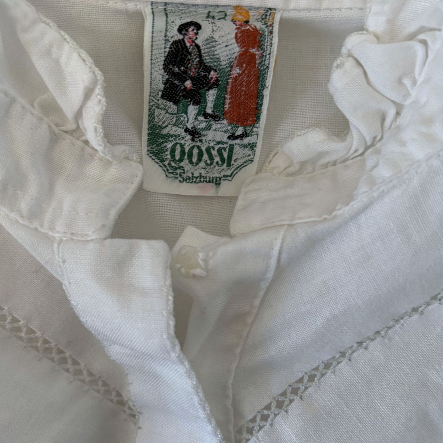 Vintage White Cotton Blouse with Frill Collar. Approx UK size 12-14