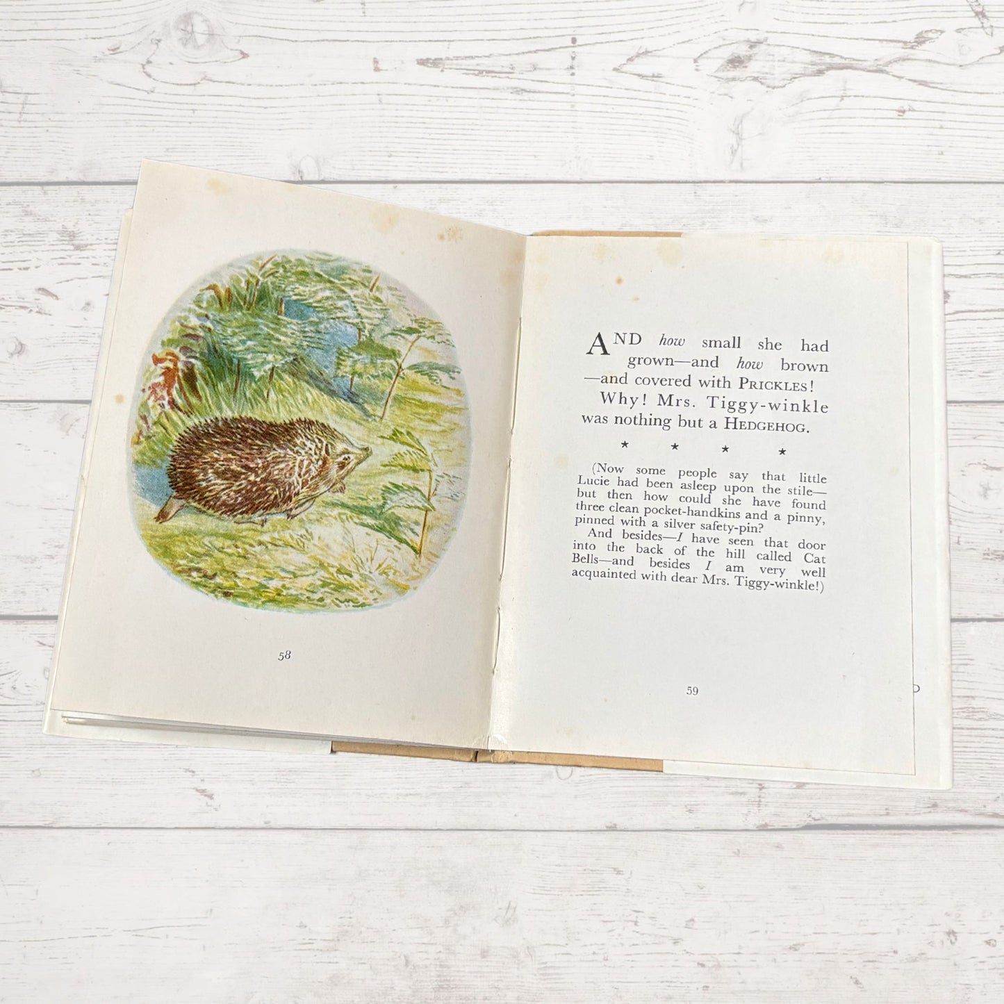 The Tale of Mrs. Tiggy-Winkle. Vintage Beatrix Potter book. 1971 edition
