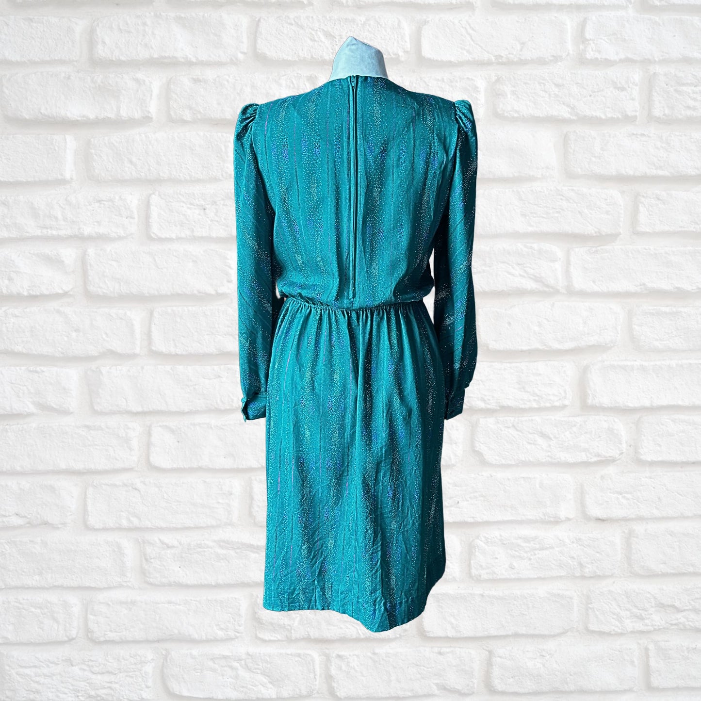 Green Polka Dot 70s Vintage Dress with Long Sleeves by Leslie Fay. Approx U.K. size 10-12