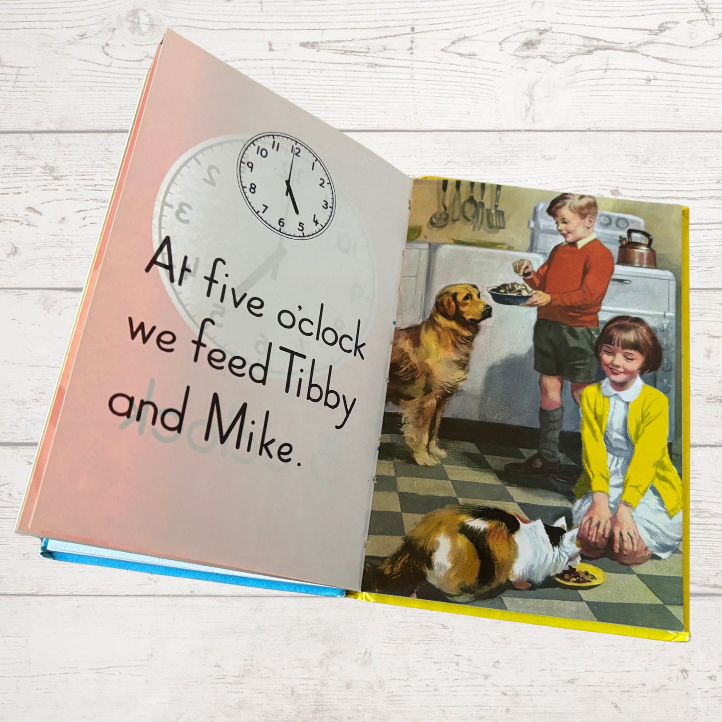 Telling the Time. Vintage Ladybird Learning to Read Book. 1971. Series 563