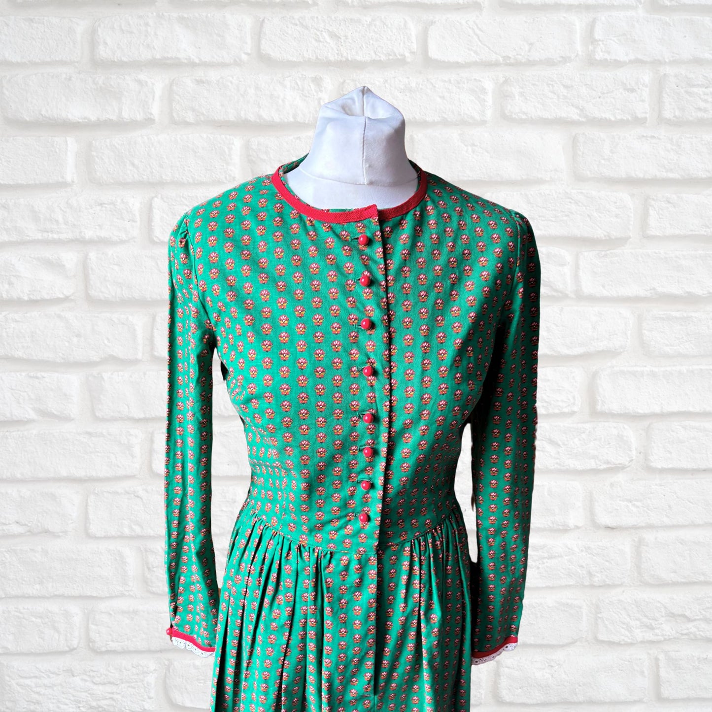 Vintage Green and Red Cotton Dirndl Dress with long lace trimmed sleeves. Approx UK size 8-10