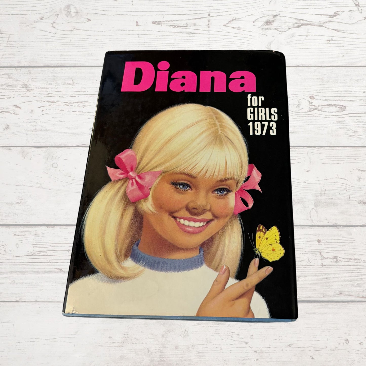 Vintage Diana Annual 1973, full of fiction, fashion, fun and nostalgia. Great gift idea