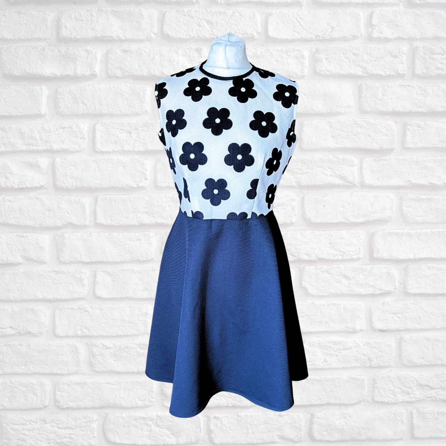 Navy & White 60s Mini Vintage Skater Dress .Approx UK size 10-12