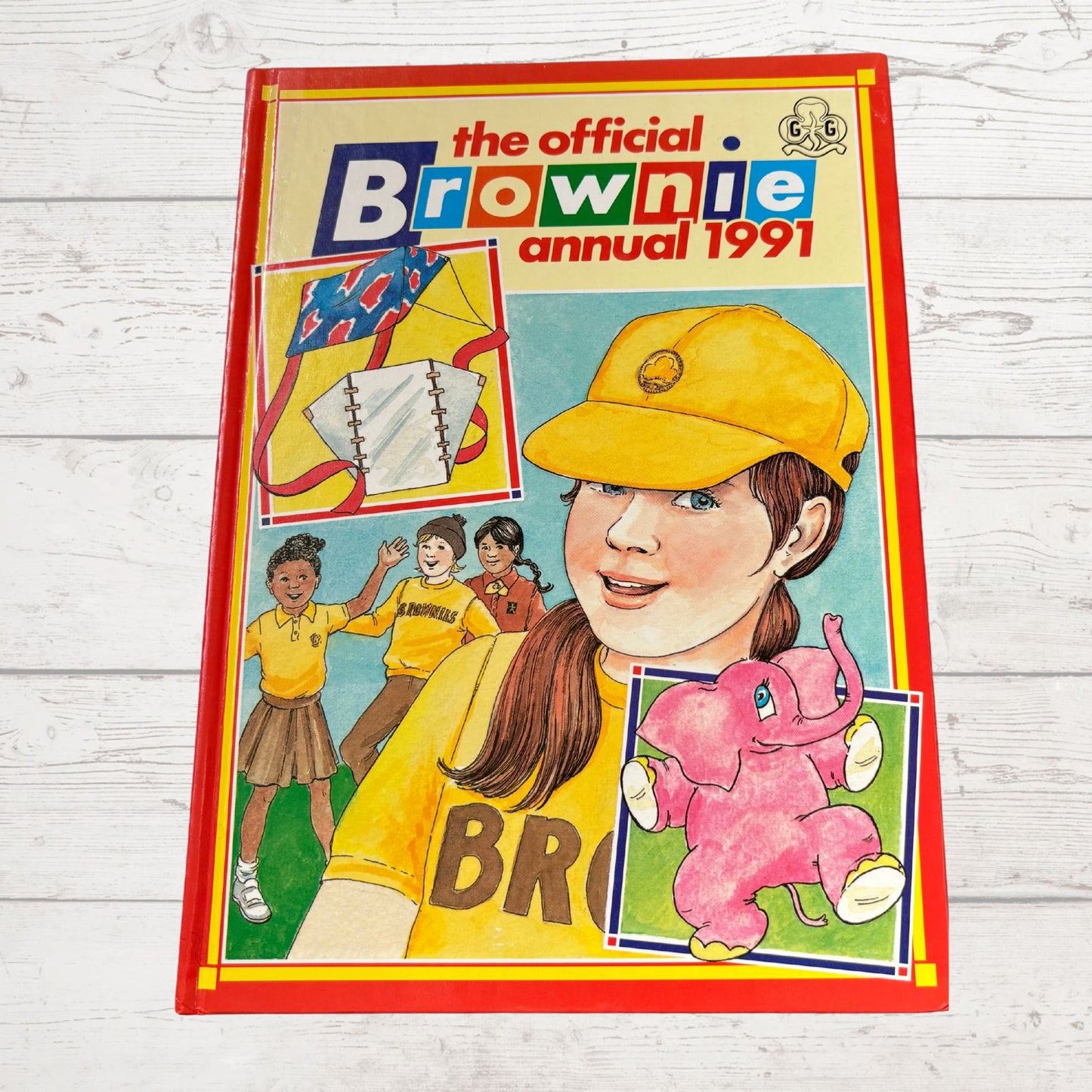 Vintage Girl Guides Annual: The Official Brownie Annual 1991. Great nostalgic gift idea