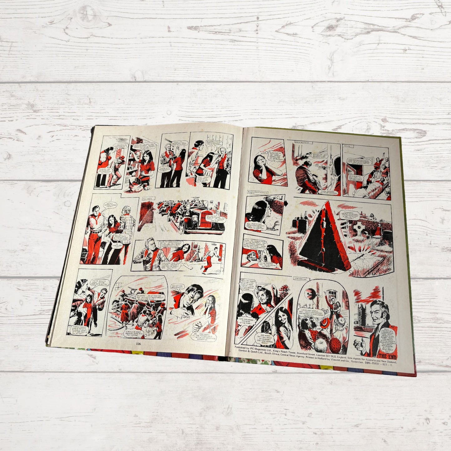 Vintage Tammy Annual 1983  full of fiction, activities, cute animals and fun. Great gift idea