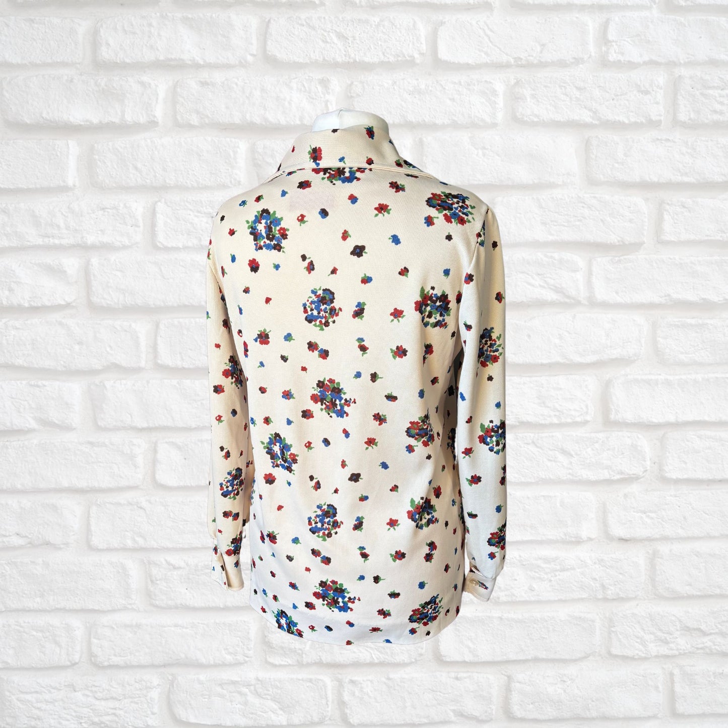 Vintage 1970s Cream Floral Dagger Collar Blouse by Hedy Knits of California .Approx UK size 14-16