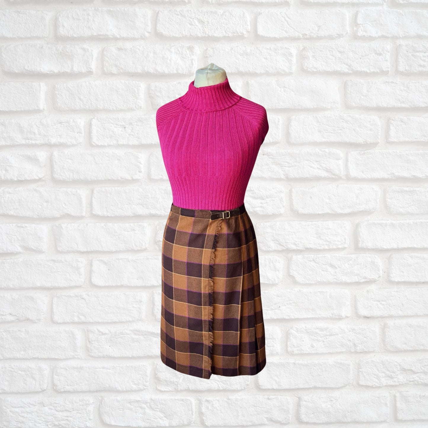 Vintage Brown,Gold & Purple Tartan Wool Kilt Skirt. Approx UK size 10-12