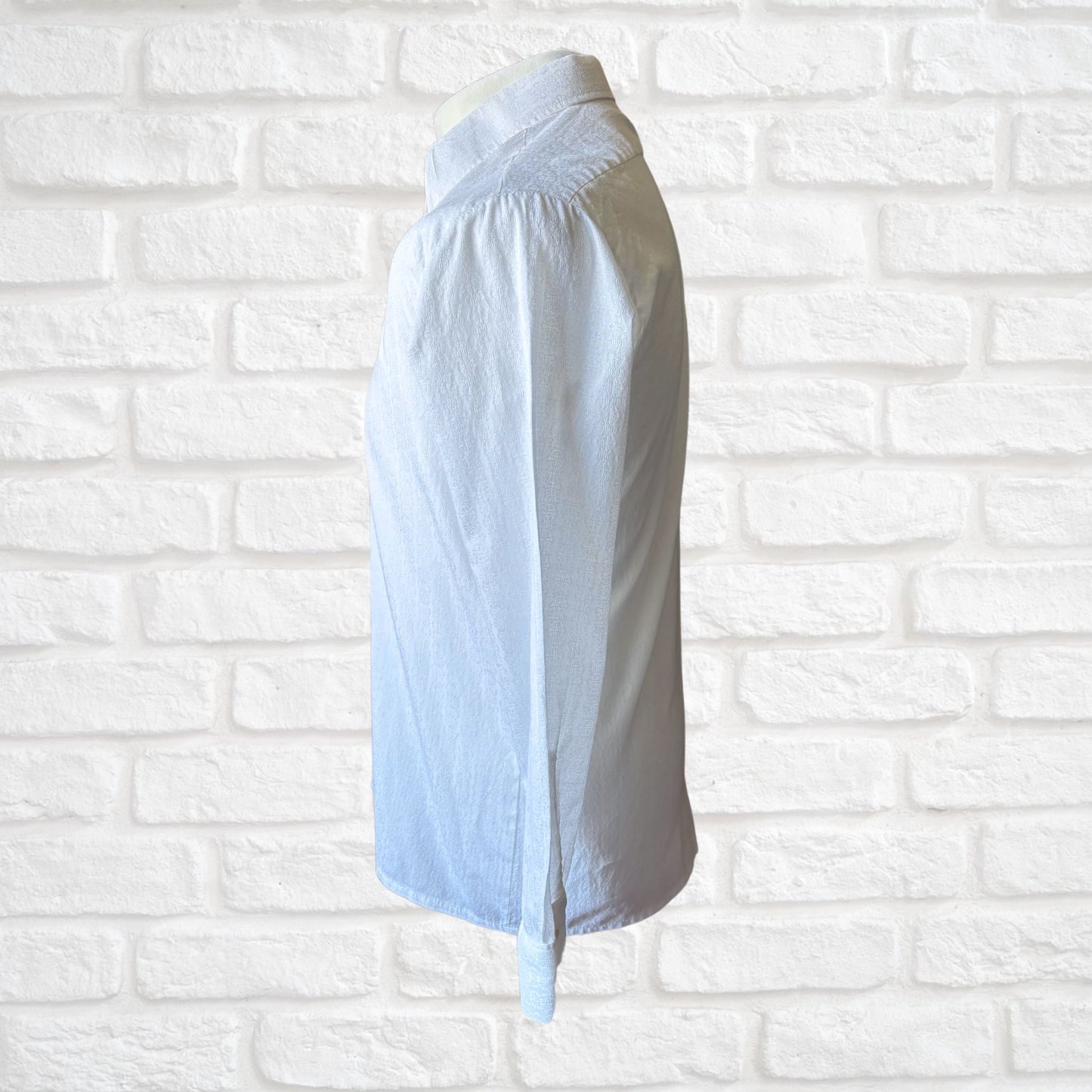 70s White Long Sleeved Cotton Vintage Shirt. Approx UK size M (men) 12 -14 (women)