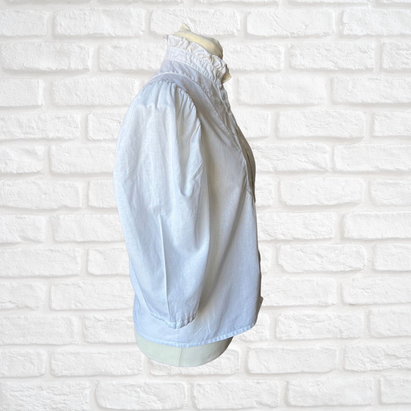 Vintage White Cotton Blouse with Frill Collar. Approx UK size 12-14