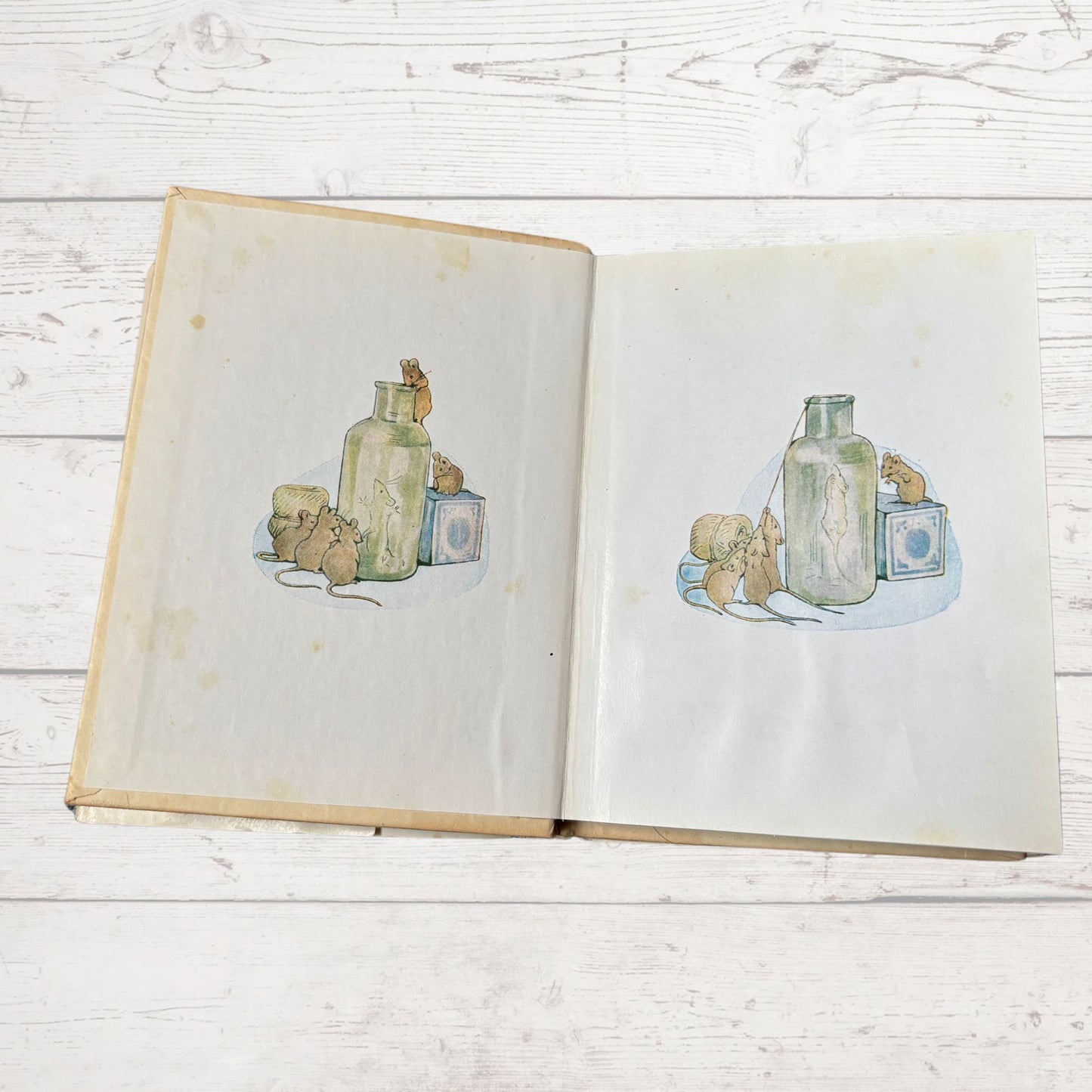 The Tale of Ginger and Pickles. Vintage Beatrix Potter book. 1971 edition