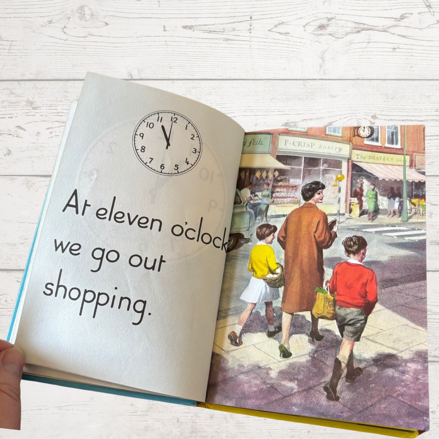 Telling the Time. Vintage Ladybird Learning to Read Book. 1971. Series 563