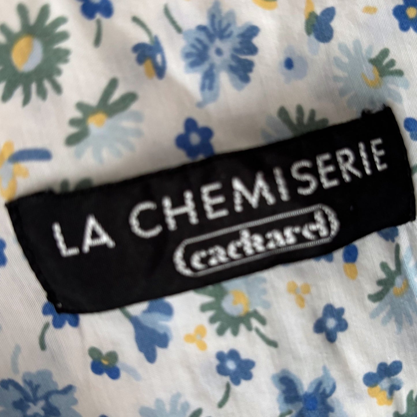 Vintage White and Blue Floral Cotton Blend Shirt . Approx UK size 14-16