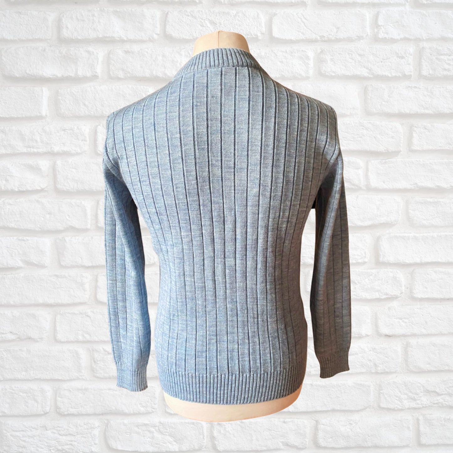 Vintage blue ribbed cable knit crew neck sweater. Approx UK size 12-14(w) sml to med (m)