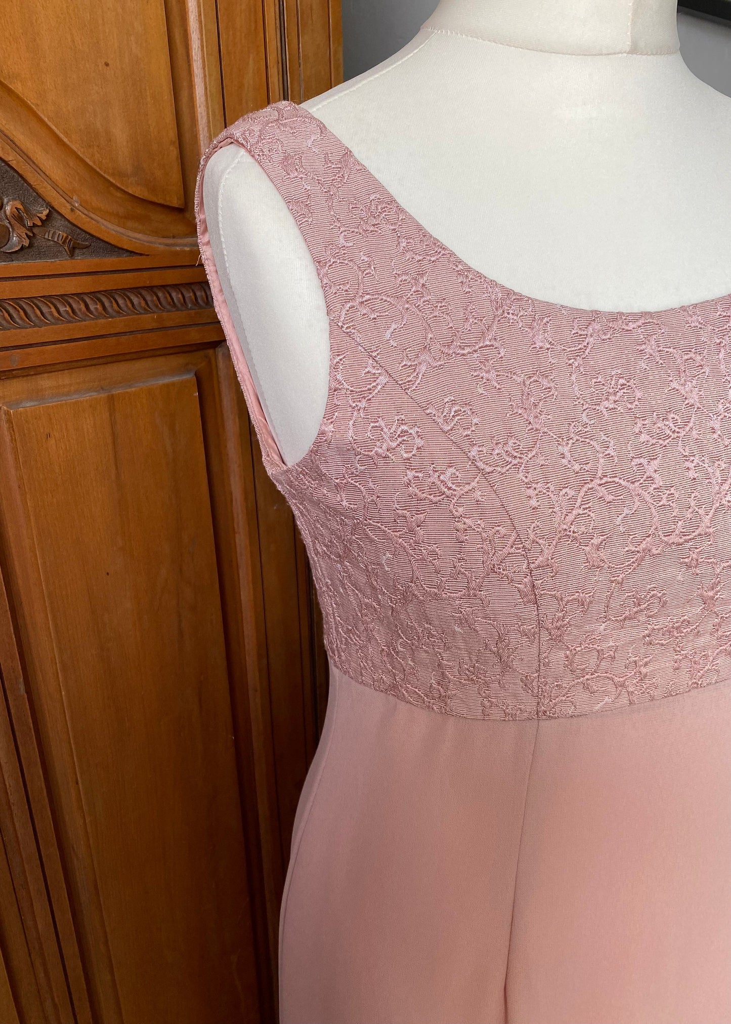 90s pink maxi sleeveless shift dress with brocade bodice. . Approx U.K. size 10-12