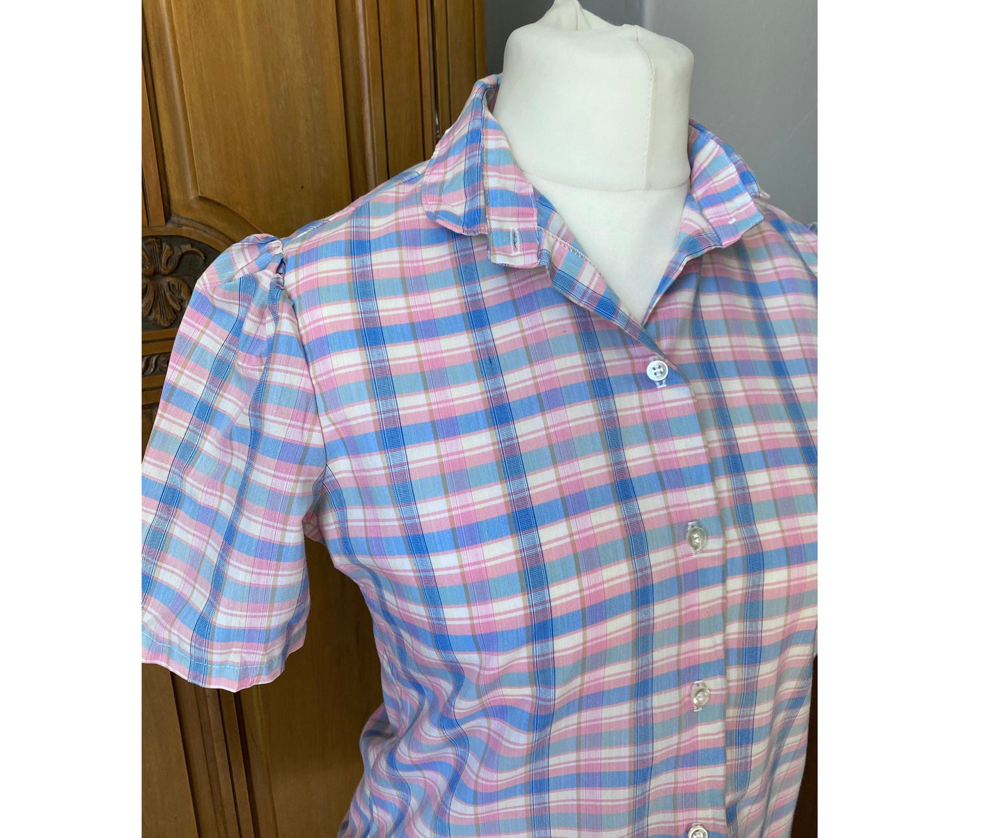 80s pink, white and blue checked blouse with Peter Pan collar. Approx U.K. size 12-14