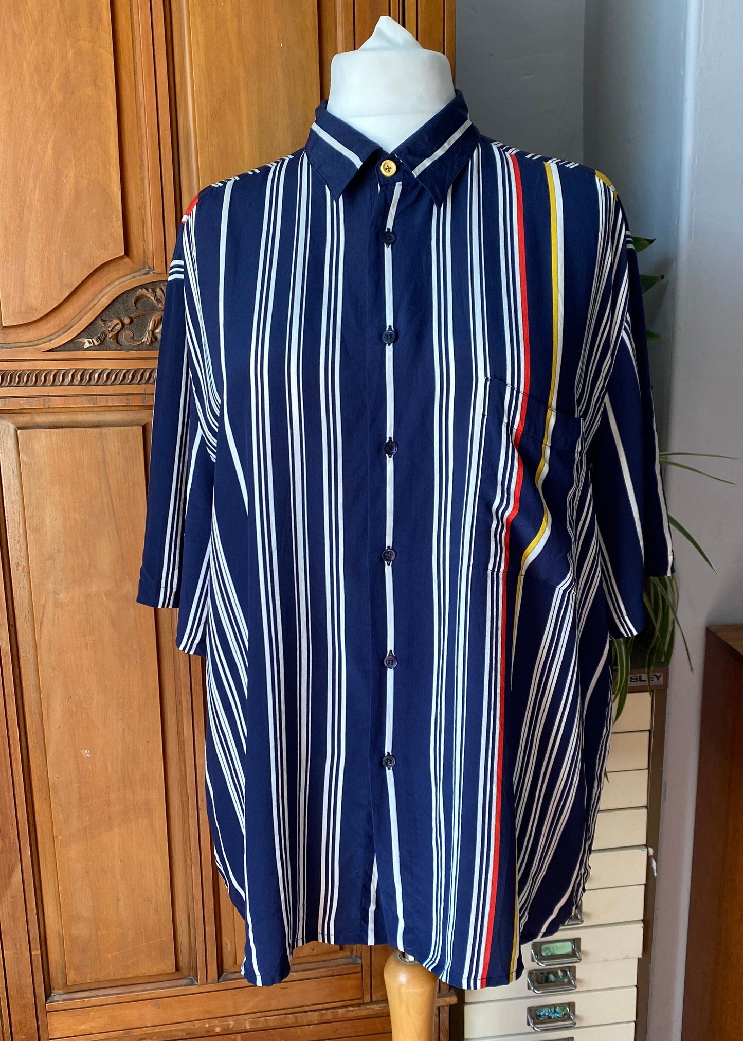 80s dark blue silk striped abstract patterned shirt. Approx UK size 16-22 (w) L-XL (m)
