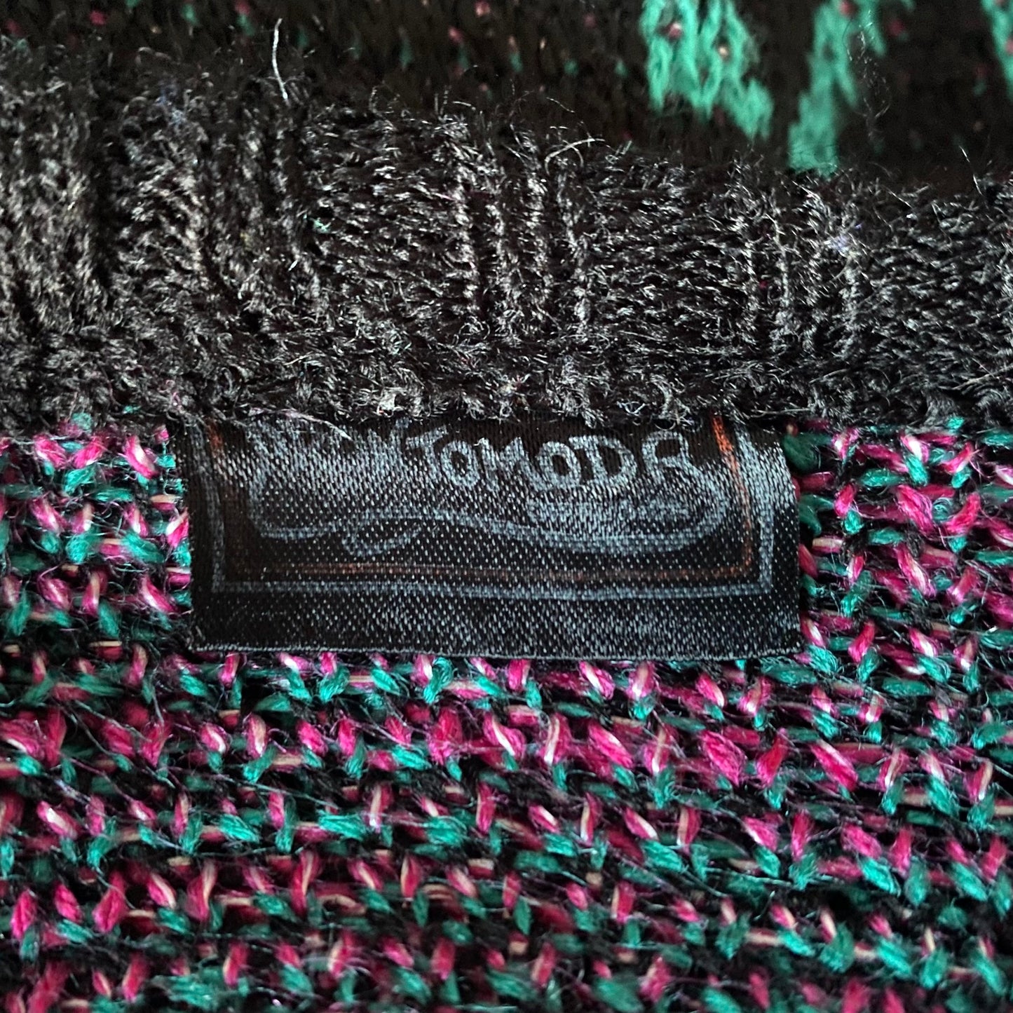 80s black, pink and green floral crew neck jumper . Approx UK size 14-18