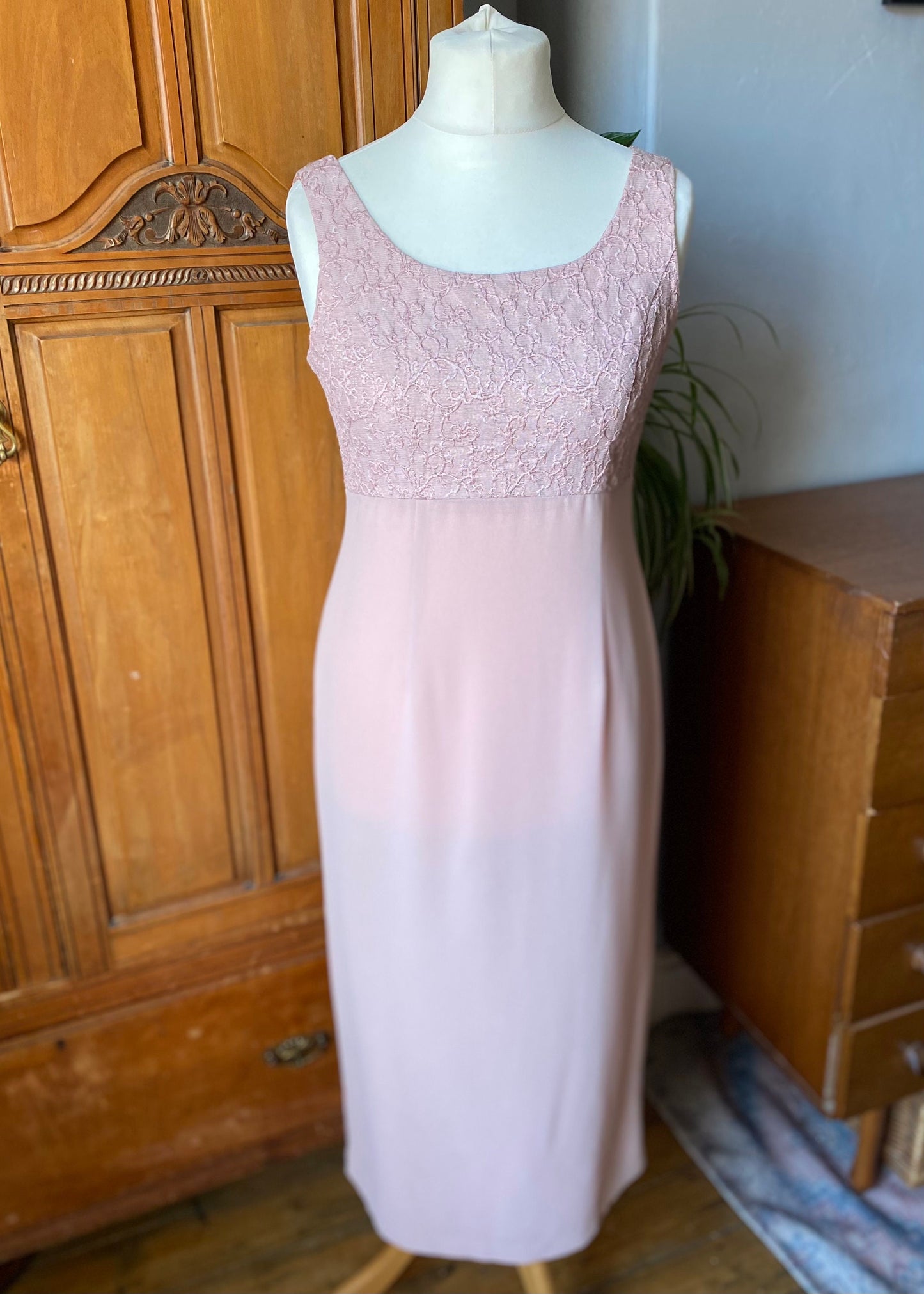 90s pink maxi sleeveless shift dress with brocade bodice. . Approx U.K. size 10-12