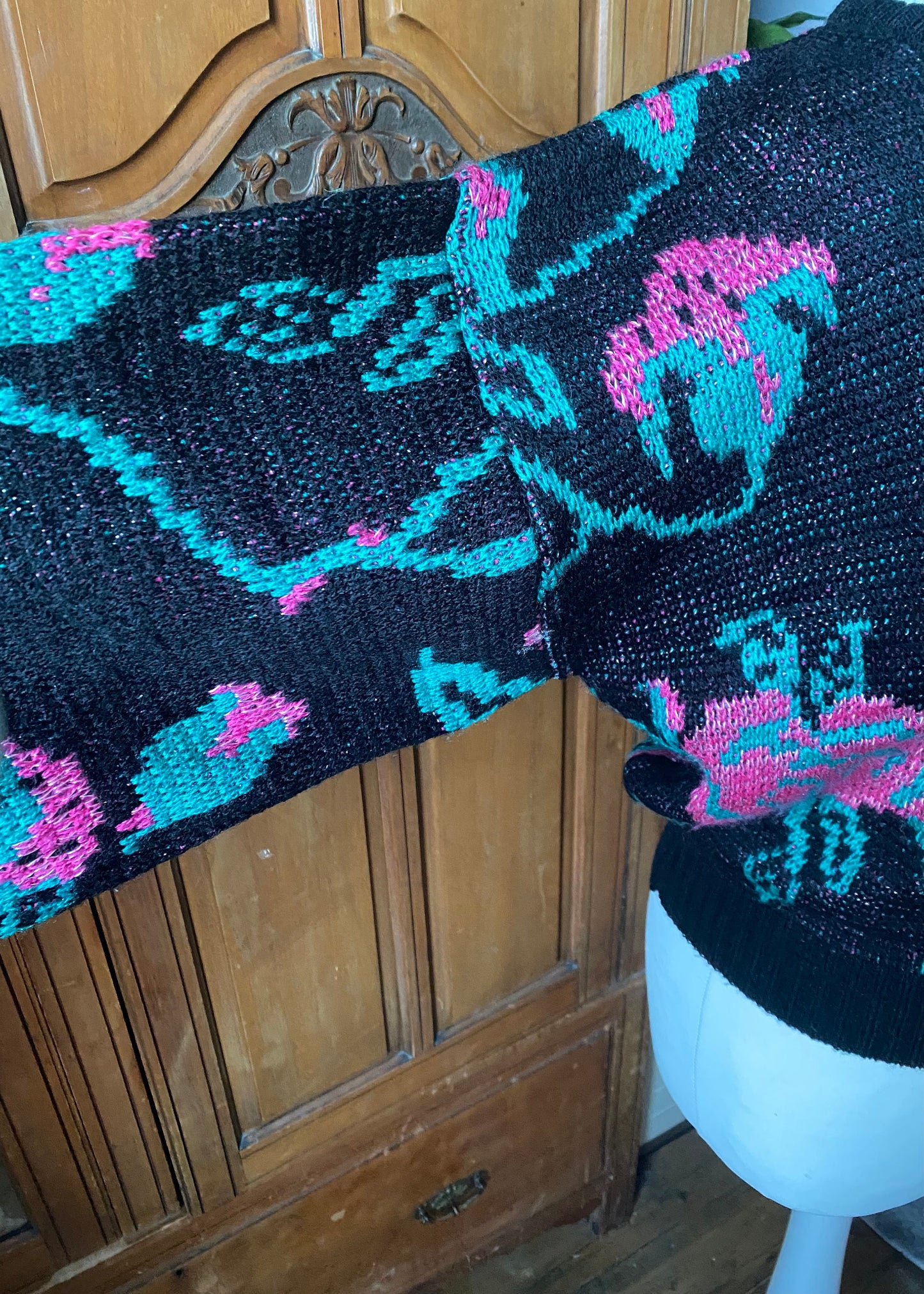 80s black, pink and green floral crew neck jumper . Approx UK size 14-18