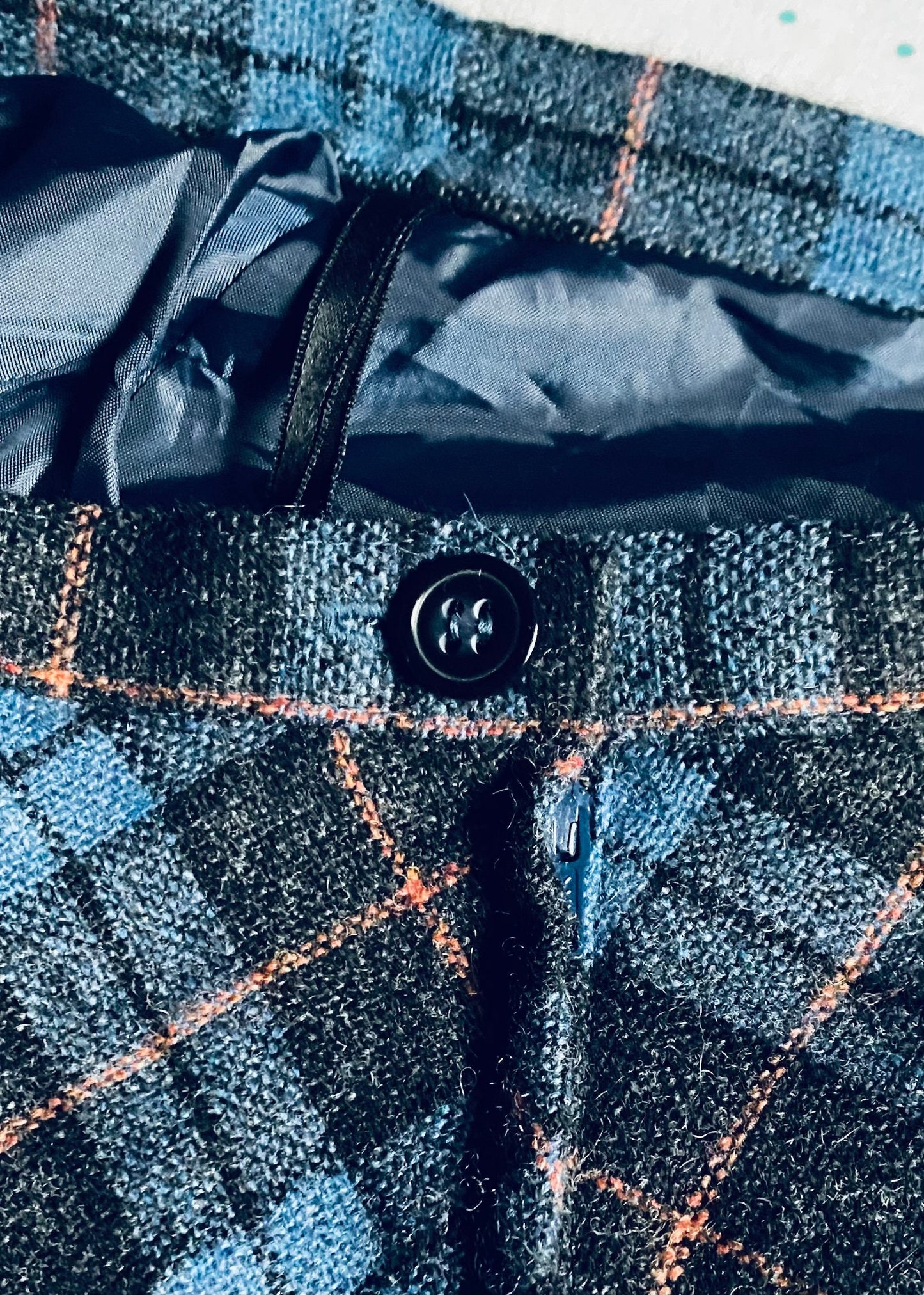 90s blue tartan/ plaid wool blend fully lined maxi skirt. Approx  U.K. size 12-14