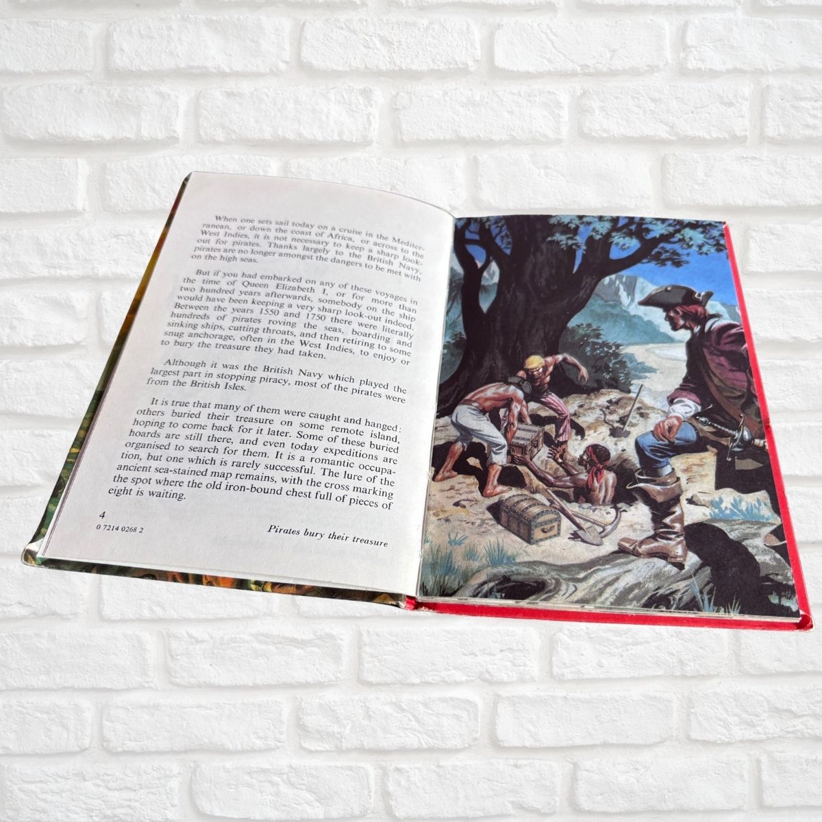 A Ladybird Book about Pirates.Vintage 1970s Book. Series 707