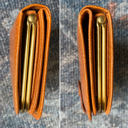 Close up of the sides of the purse 