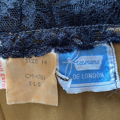 60s Vintage Black Lace Long Sleeved Shift Dress. Approx  U.K. size  8-10